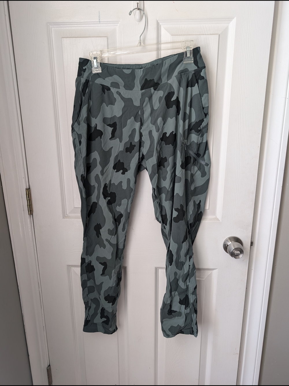 Mountain Hardwear Green & Black Camo Pants